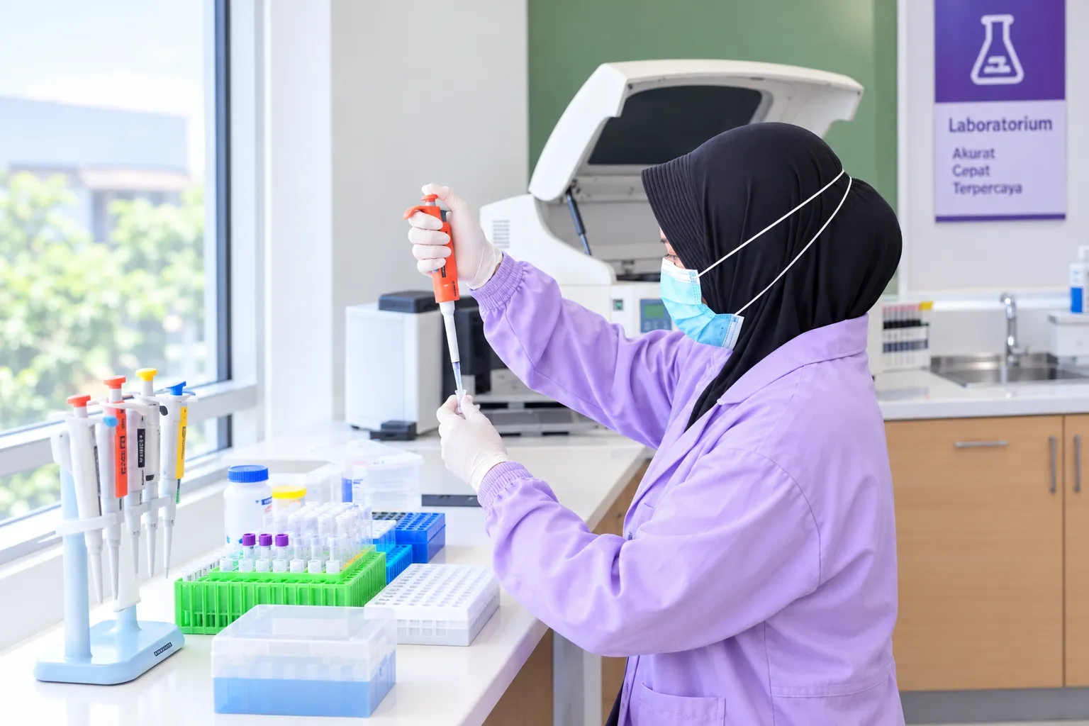 Laboratorium klinik yang lengkap
